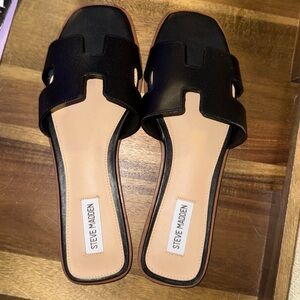 Steve Madden Women's Sandal in black 🖤